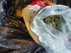 Nowa Huta. Matka znalazła marihuanę w pokoju syna i ruszyła na komisariat