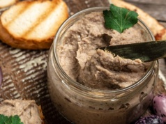 Wielkanoc bez mięsa? Ten pasztet z orzechów zaskakuje smakiem