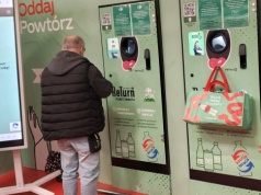 Kaucja w potrzasku logistyki. Dobre chęci Polaków kończą się pod kuchennym zlewem