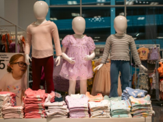 Wykryto ołów w tanich ubrankach dla dzieci. Jeden rodzaj jest szczególnie niebezpieczny