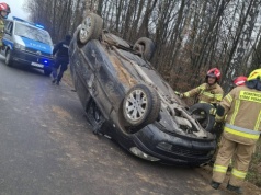 Dachowanie w Karpiówce. Przekonał się, że jazda po pijanemu nie jest dobrym pomysłem