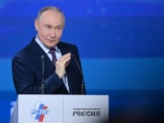 Na Kremlu strzelają korki od szampana. "Wkładamy pieniądze w kieszeń naszym wrogom"