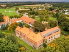 Zabytkowy zamek Ziemi Chełmińskiej. Jest bardzo dobrze zachowanym obiektem