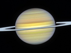 Kosmiczny duet rozebrał Saturna na warstwy. Te zdjęcia przejdą do historii