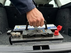 Wozisz w bagażniku "na wszelki wypadek". Eksperci mówią jasno, to proszenie się o kłopoty