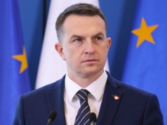 Rząd zdecydował w sprawie cen paliw. Adam Szłapka informuje