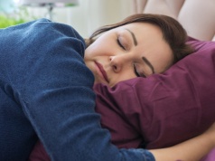 Twój sen może zależeć od tego, co jest w jelitach. Zdumiewające powiązanie