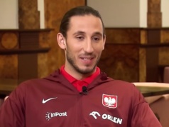 Kamil Grabara za Skorupskiego. Urban w sprawie bramkarza nie miał wyjścia