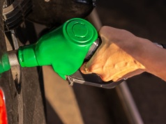 Ostatnie podwyżki paliwa kosztowały kierowców w UK 307 mln funtów