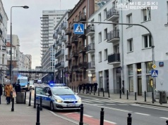 Rowerzysta potrącił pieszego na przejściu dla pieszych na Tamce w centrum Warszawy! Obaj trafili do szpitala