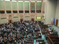 Projekt o cenach paliw w Sejmie, błyskawiczne tempo. Marszałek dziękuje