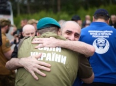 Zbliża się wielkanocna wymiana jeńców. Optymistyczna zapowiedź współpracownika Zełenskiego