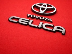 Taka będzie zupełnie nowa Toyota Celica. Układ hybrydowy z turbodoładowaniem i napęd 4×4