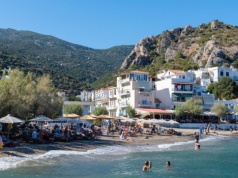 Nie tylko Rodos i Kreta. Tej wyspy w Grecji nie odkryli jeszcze turyści