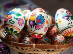 Ludowe tradycje w sercu stolicy. Jarmark Wielkanocny na Krakowskim Przedmieściu