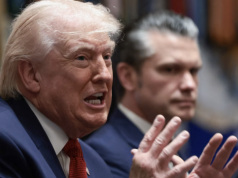 Trump nazywa brytyjskie lotniskowce "zabawkami" w najnowszej krytyce NATO