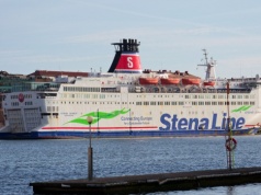 W środę utknęli na promie do Polski. Nadal nie wiadomo, kiedy wypłyną