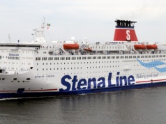 Prom Stena Spirit nadal pozostaje przy nabrzeżu w porcie w Karlskronie