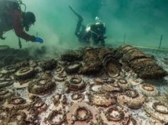 Znaleźli antyczne artefakty na dnie. Nie wiedzą, skąd się tam wzięły