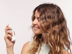 Zdrowy i biały uśmiech z Alpine White. Produkty, z którymi wybielisz zęby w domu