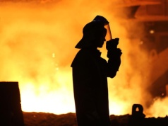 Rosyjski Sewierstal obniży inwestycje i koszty pracy z powodu słabnięcia popytu