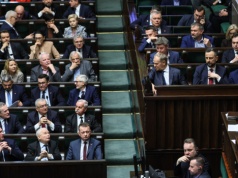 Sejm i Senat przyjęły ustawę o tańszym paliwie. Teraz ruch prezydenta Nawrockiego