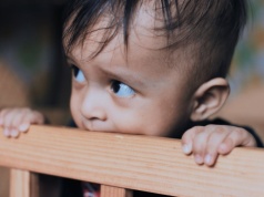 Niektórzy alimenty spłacają alimentami. Dzieci tracą, a państwo kompletnie tego nie kontroluje