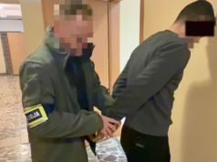 Lubartów: 26-latek zatrzymany po zgłoszeniu gróźb wobec ojca, policjanci zabezpieczyli narkotyki