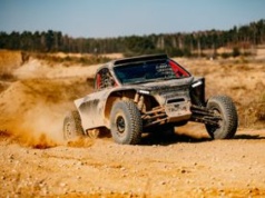 Od biznesu do Dakaru. Red Fox Racing wspiera nawet Hołowczyc