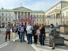 Miesiąc bez parkingu, miesiąc bez dialogu. Prażanie ruszyli pod okna Rafała Trzaskowskiego
