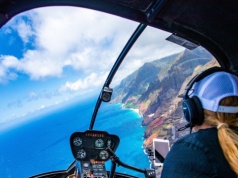 ​Rozbił się śmigłowiec z turystami. Chcieli obejrzeć wyspę z "Parku Jurajskiego"