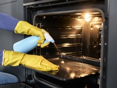 Koniec z zapachem przypalonego jedzenia. Wystarczy jeden psik i chwila czekania