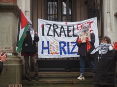 Protest studentów UJ. Zablokowali wejście na uczelnię w sprawie Izraela i Horizon Europe (Galeria)