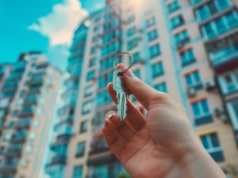 Rząd chce uregulować najem krótkoterminowy; branża ostrzega przed skutkami