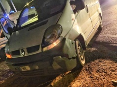 Zderzenie busa i osobówki w Szczurach (ZDJĘCIA)