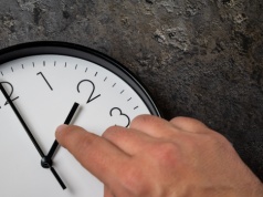 Tej nocy przestawiamy zegarki. 29 marca o 2.00 zmieniamy czas na letni