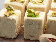 W PRL-u odmładzający hit deserowy. Tak zrobisz wersję bez cukru