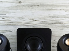 Zestaw głośników z subwooferem: sprawdź to, zanim wydasz pieniądze