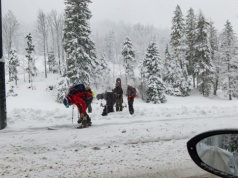 W Tatrach obowiązuje trzeci stopień zagrożenia lawinowego – alarmuje TOPR