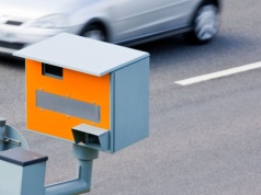 Zmiany w fotoradarach i mandatach w Polsce. Na liście 16 miejscowości