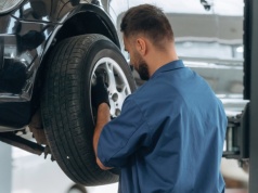 Nie patrz na kalendarz. Termometr powie ci, kiedy zmienić opony