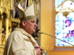 Kard. Konrad Krajewski podczas ingresu: Żyć czterema Ewangeliami to iść prosto do świętości