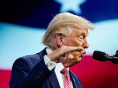 Trump twierdzi, że nie musi bronić sojuszników. Niepewna przyszłość dostaw dla Ukrainy