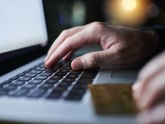 Nowe oszustwo przez AI to miał być szybki zarobek. Łatwo stracić czujność i pieniądze