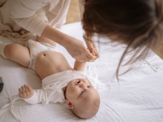 Rodzice dzielą się 800 plus po 400 zł, ale tylko pod jednym warunkiem