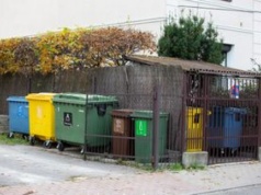 Spółdzielnie zamykają śmietniki na klucz. Boją się kar za segregację