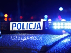 Mężczyzna zaatakował kobietę i zranił siebie. Trzy osoby poszkodowane