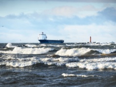 Polscy armatorzy: na problemy z bezpieczeństwem na światowych trasach żeglugowych remedium jest elastyczność
