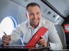 Lotu do Dallas. Nawrocki podpisał ustawy obniżające ceny paliw