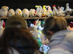 Kiełbasa w bułce za 50 zł. Jarmark wielkanocny w Krakowie ruszył